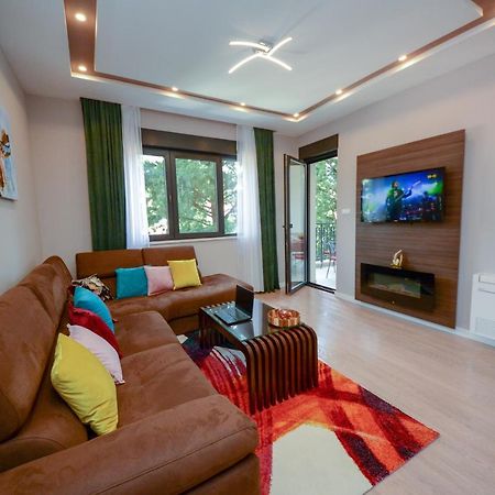 Pine 1 Apartment In The Center Trebinje Buitenkant foto